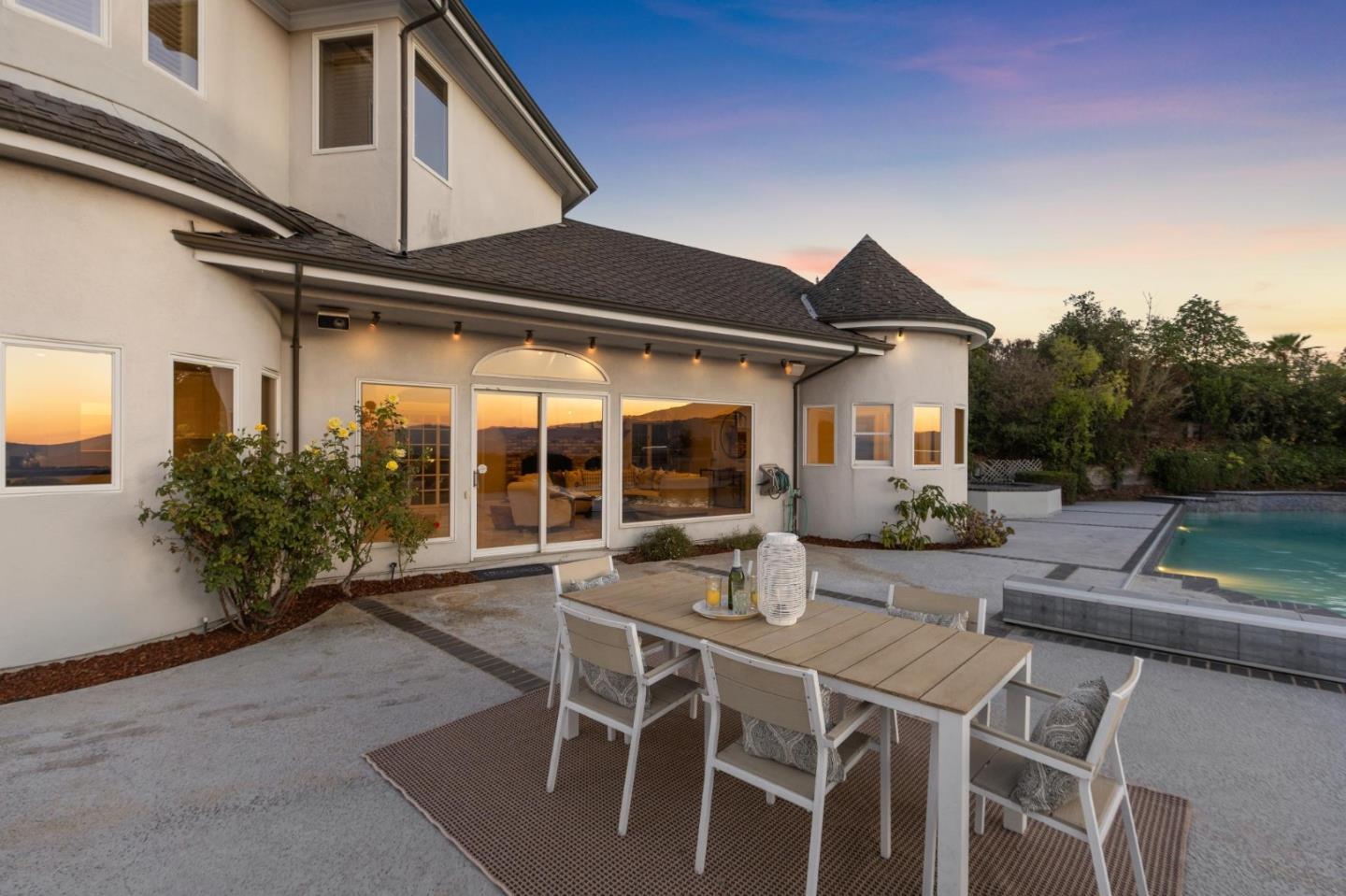 Detail Gallery Image 83 of 109 For 16383 Aztec Ridge Dr, Los Gatos,  CA 95030 - 6 Beds | 6/2 Baths