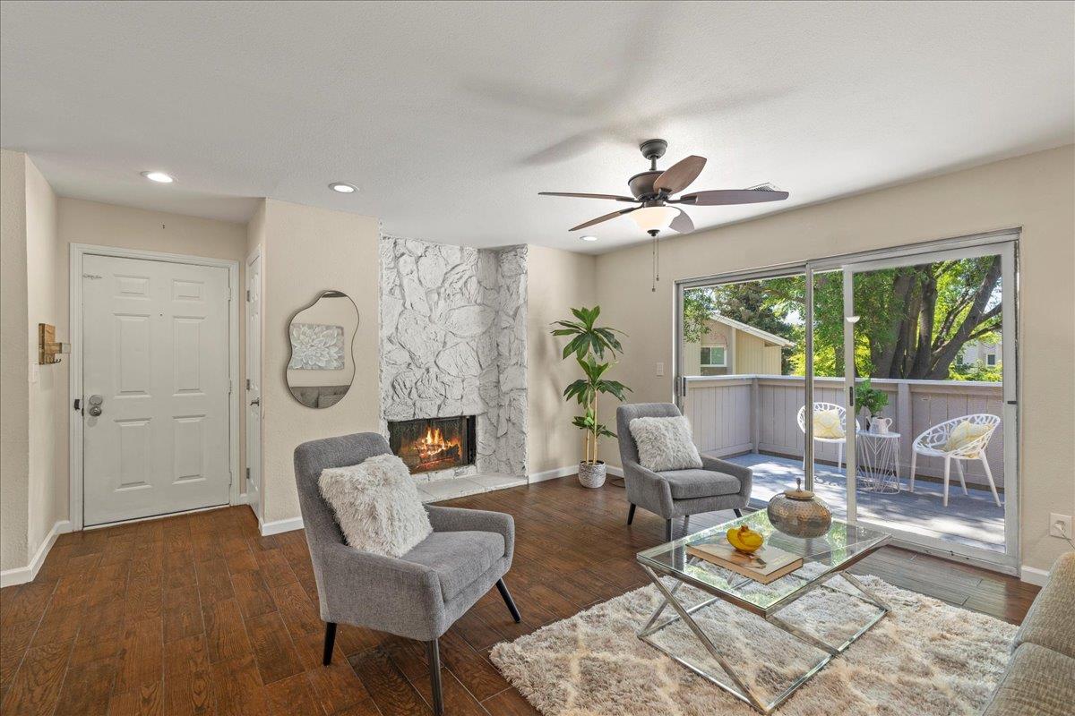 Detail Gallery Image 3 of 20 For 5476 Sean Cir #7,  San Jose,  CA 95123 - 3 Beds | 2 Baths
