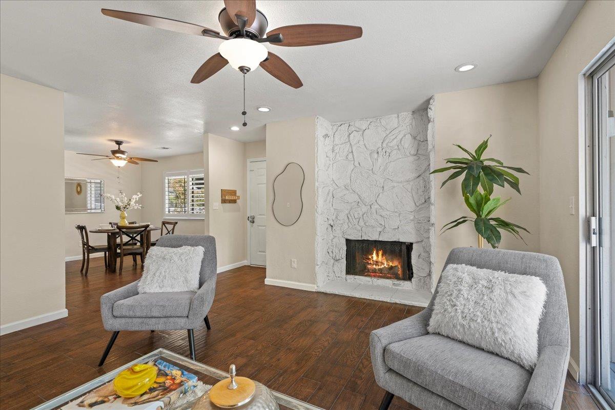 Detail Gallery Image 4 of 20 For 5476 Sean Cir #7,  San Jose,  CA 95123 - 3 Beds | 2 Baths