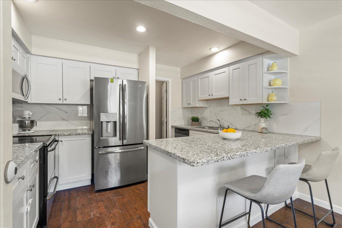 Detail Gallery Image 7 of 20 For 5476 Sean Cir #7,  San Jose,  CA 95123 - 3 Beds | 2 Baths