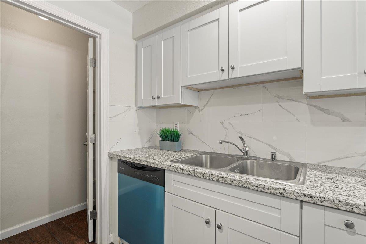 Detail Gallery Image 8 of 20 For 5476 Sean Cir #7,  San Jose,  CA 95123 - 3 Beds | 2 Baths