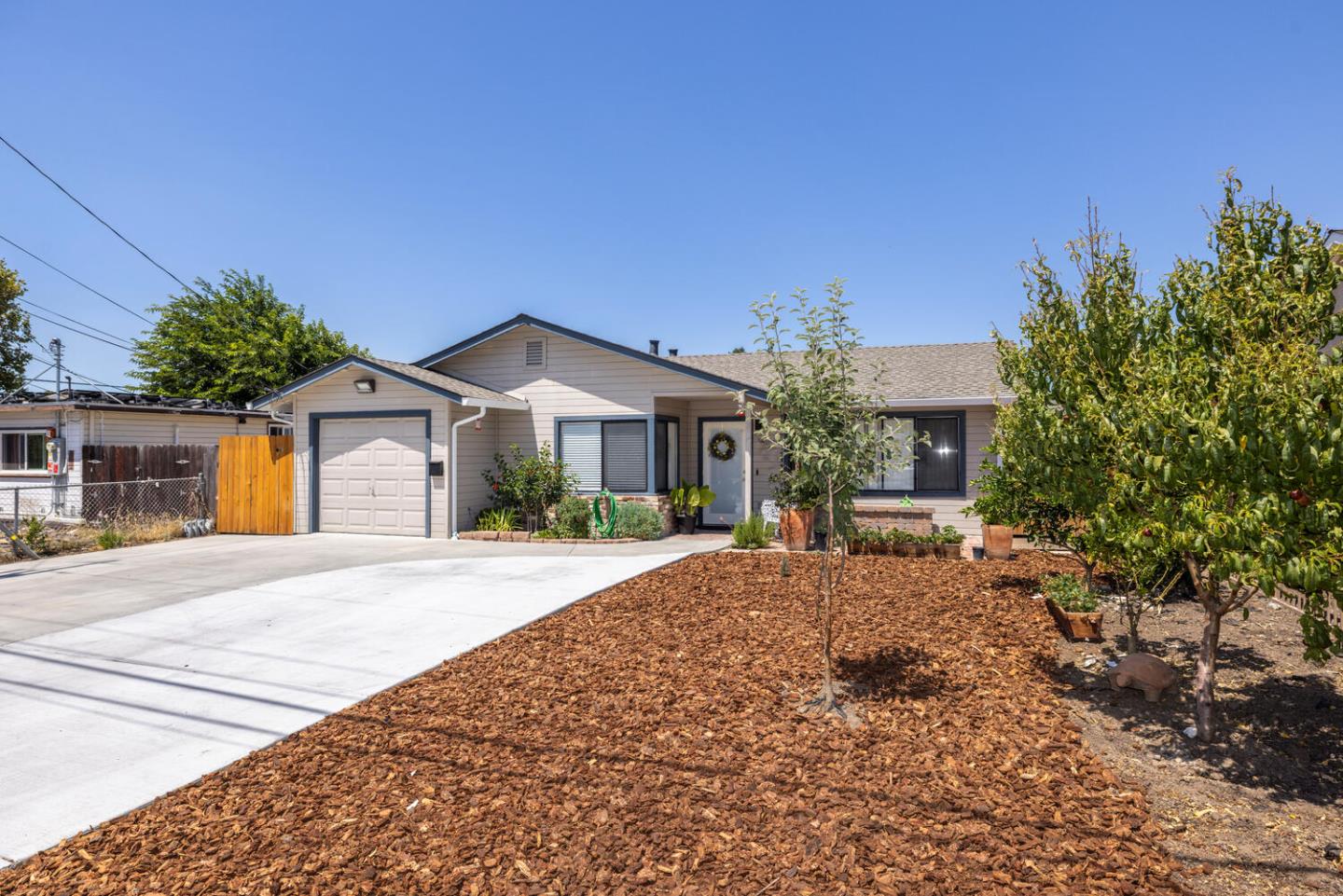 Detail Gallery Image 3 of 25 For 14545 Jerilyn Dr, San Jose,  CA 95127 - 3 Beds | 1 Baths