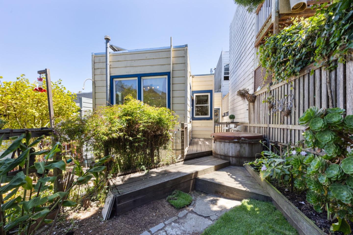 Detail Gallery Image 16 of 20 For 3280 Folsom St, San Francisco,  CA 94110 - 3 Beds | 2 Baths