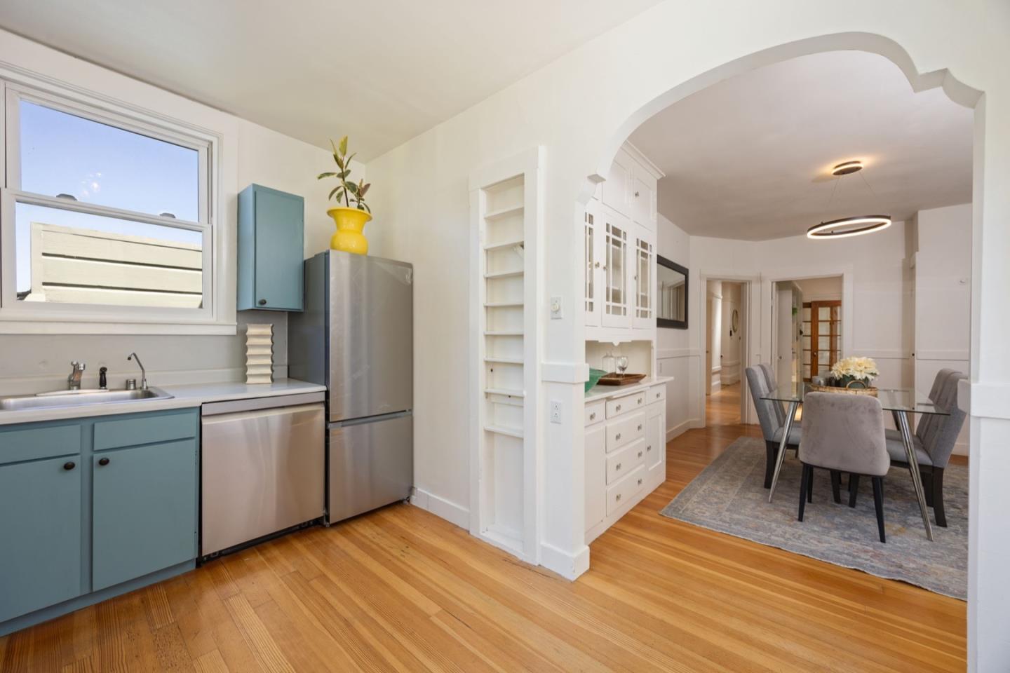Detail Gallery Image 5 of 20 For 3280 Folsom St, San Francisco,  CA 94110 - 3 Beds | 2 Baths