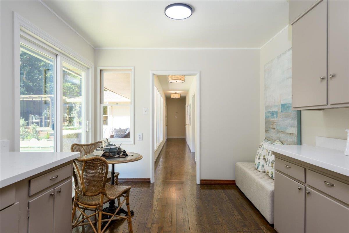 Detail Gallery Image 11 of 24 For 2841 Canyon Rd, Burlingame,  CA 94010 - 3 Beds | 2 Baths