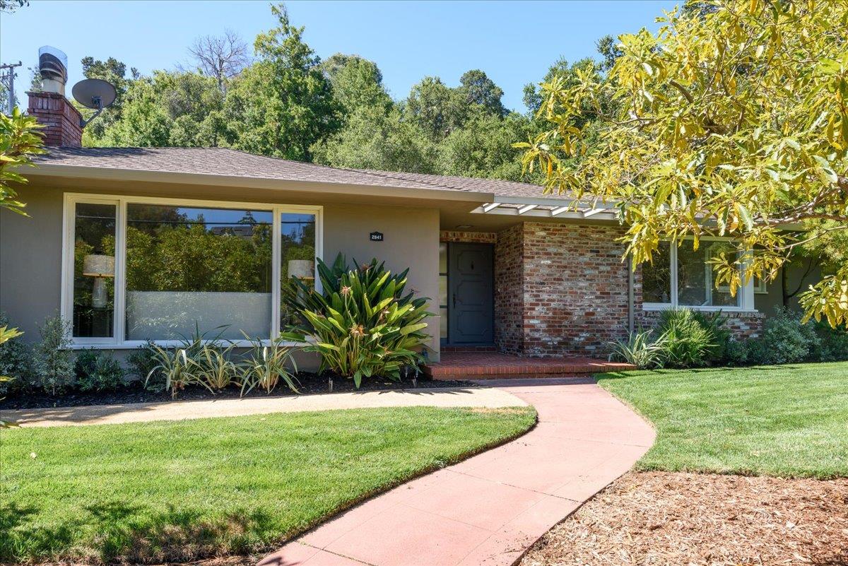 Detail Gallery Image 4 of 24 For 2841 Canyon Rd, Burlingame,  CA 94010 - 3 Beds | 2 Baths