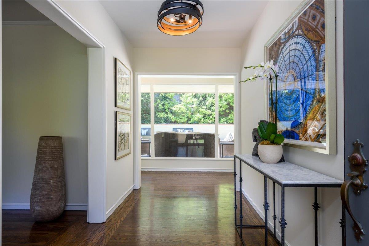 Detail Gallery Image 5 of 24 For 2841 Canyon Rd, Burlingame,  CA 94010 - 3 Beds | 2 Baths