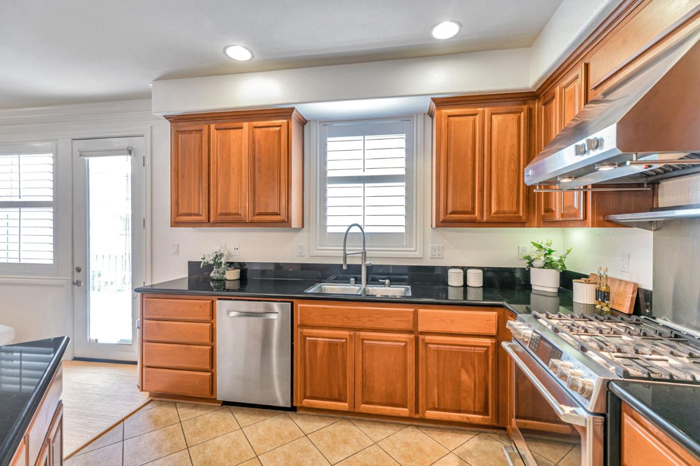 Detail Gallery Image 20 of 65 For 1156 Mckay Dr, San Jose,  CA 95131 - 4 Beds | 3 Baths
