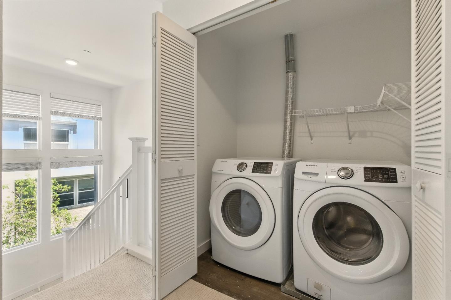 Detail Gallery Image 7 of 31 For 1882 Midnight Cir, San Jose,  CA 95133 - 2 Beds | 2 Baths