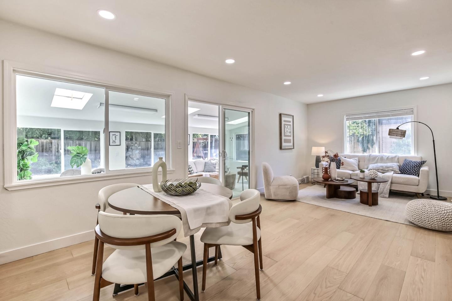 Detail Gallery Image 13 of 35 For 10780 La Roda Dr, Cupertino,  CA 95014 - 3 Beds | 2/1 Baths