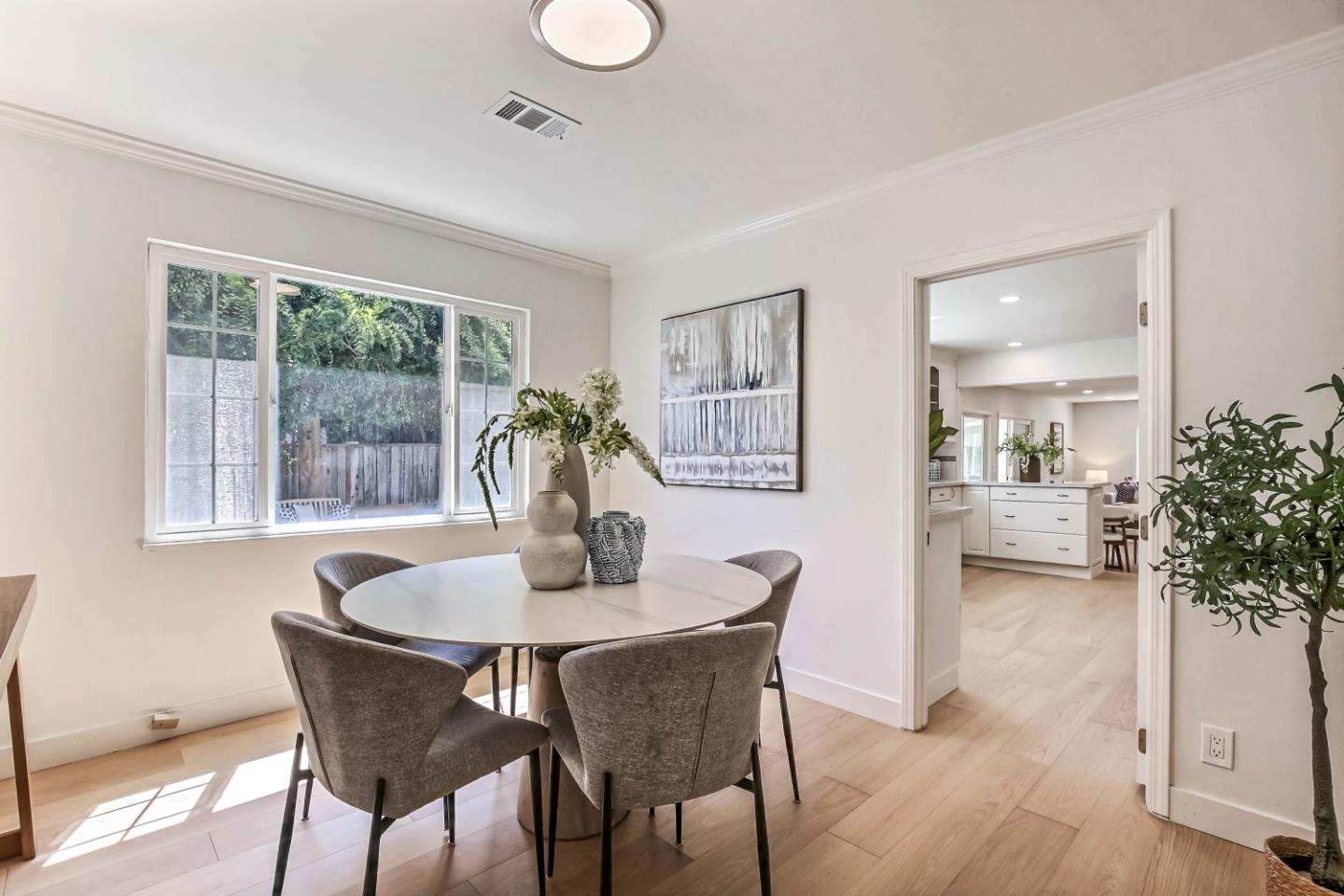 Detail Gallery Image 15 of 35 For 10780 La Roda Dr, Cupertino,  CA 95014 - 3 Beds | 2/1 Baths