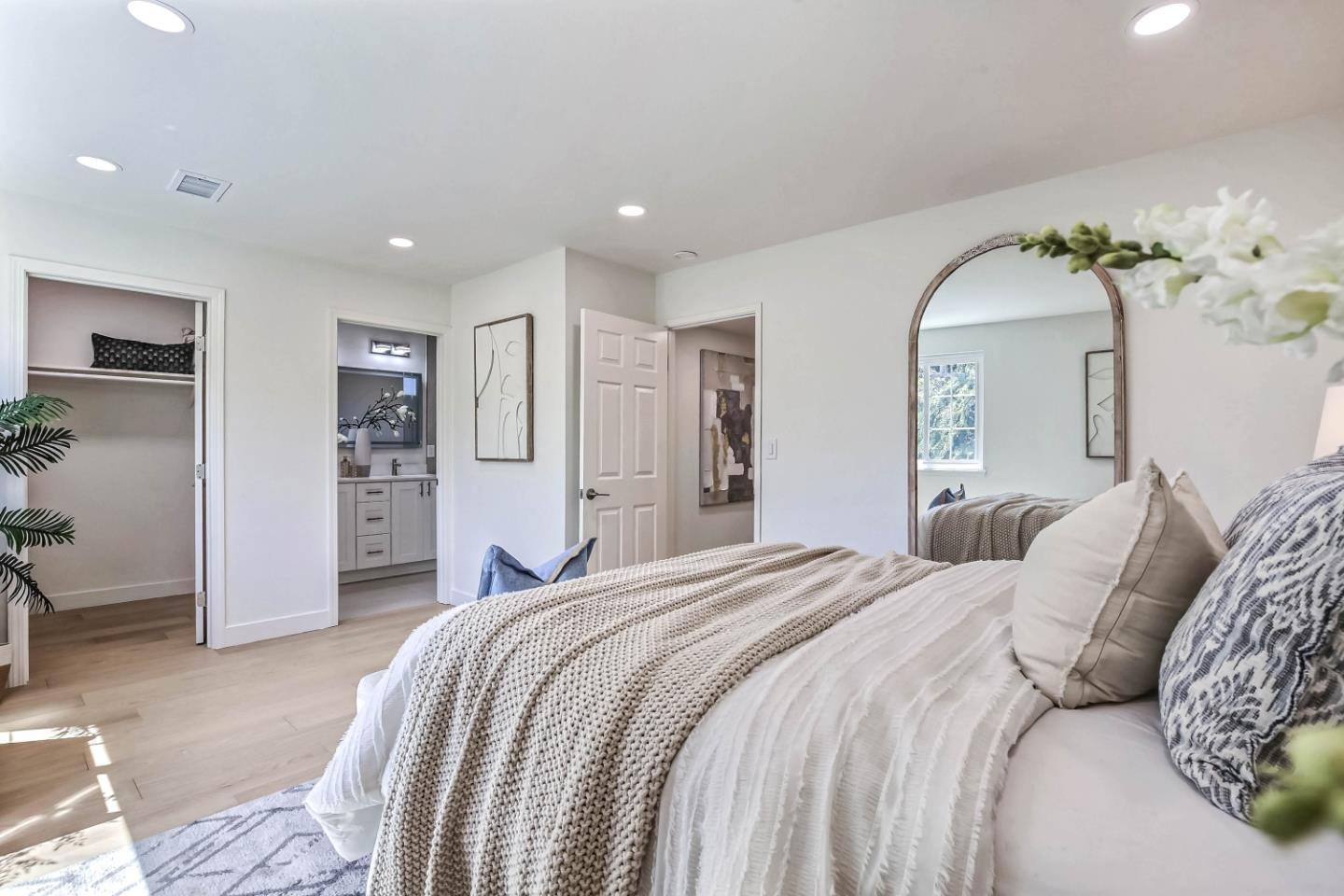 Detail Gallery Image 18 of 35 For 10780 La Roda Dr, Cupertino,  CA 95014 - 3 Beds | 2/1 Baths