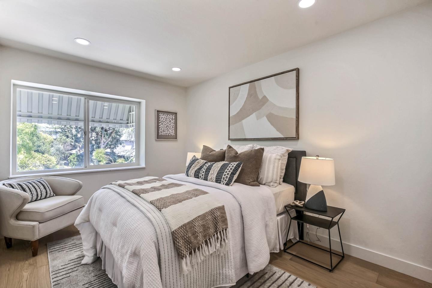 Detail Gallery Image 22 of 35 For 10780 La Roda Dr, Cupertino,  CA 95014 - 3 Beds | 2/1 Baths