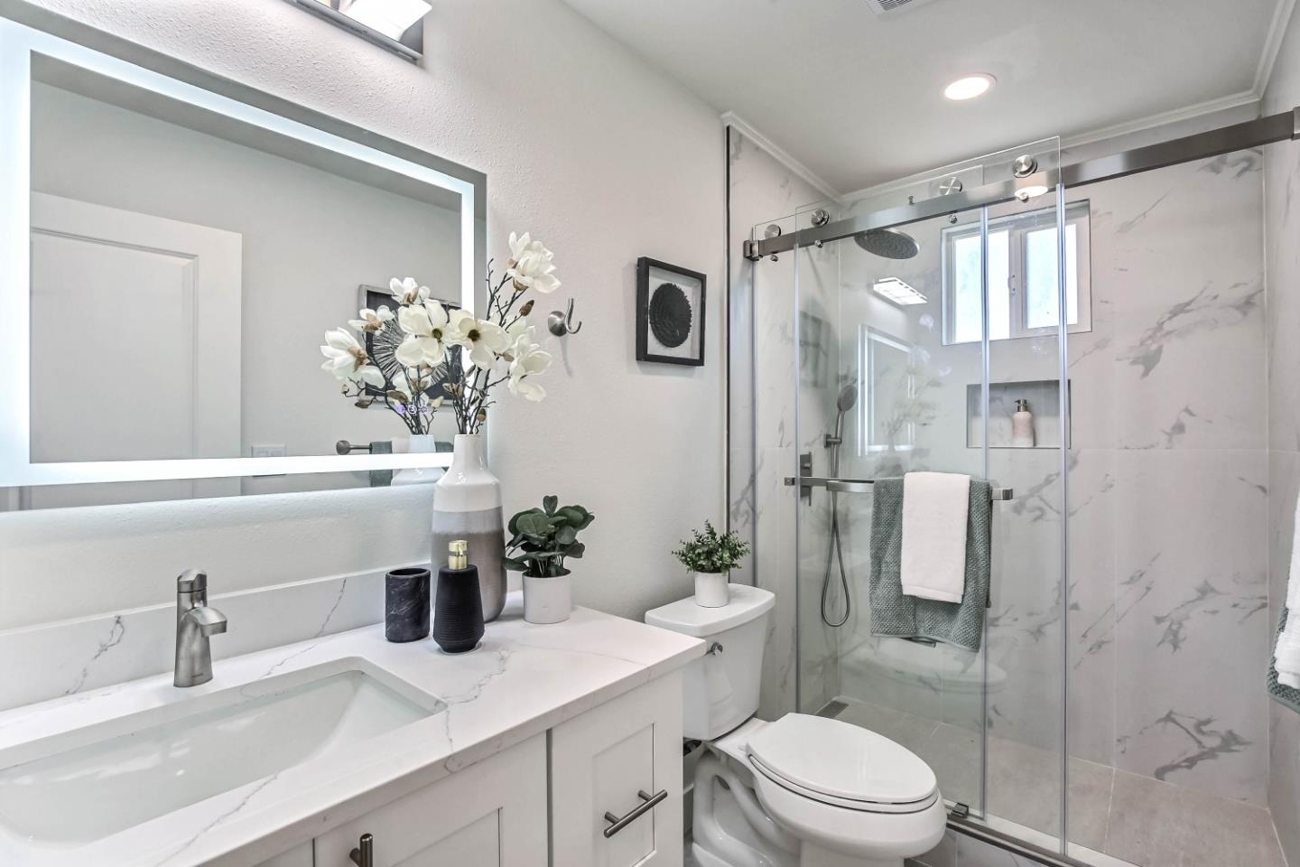 Detail Gallery Image 24 of 35 For 10780 La Roda Dr, Cupertino,  CA 95014 - 3 Beds | 2/1 Baths