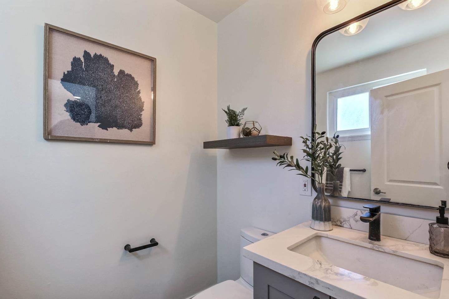 Detail Gallery Image 25 of 35 For 10780 La Roda Dr, Cupertino,  CA 95014 - 3 Beds | 2/1 Baths