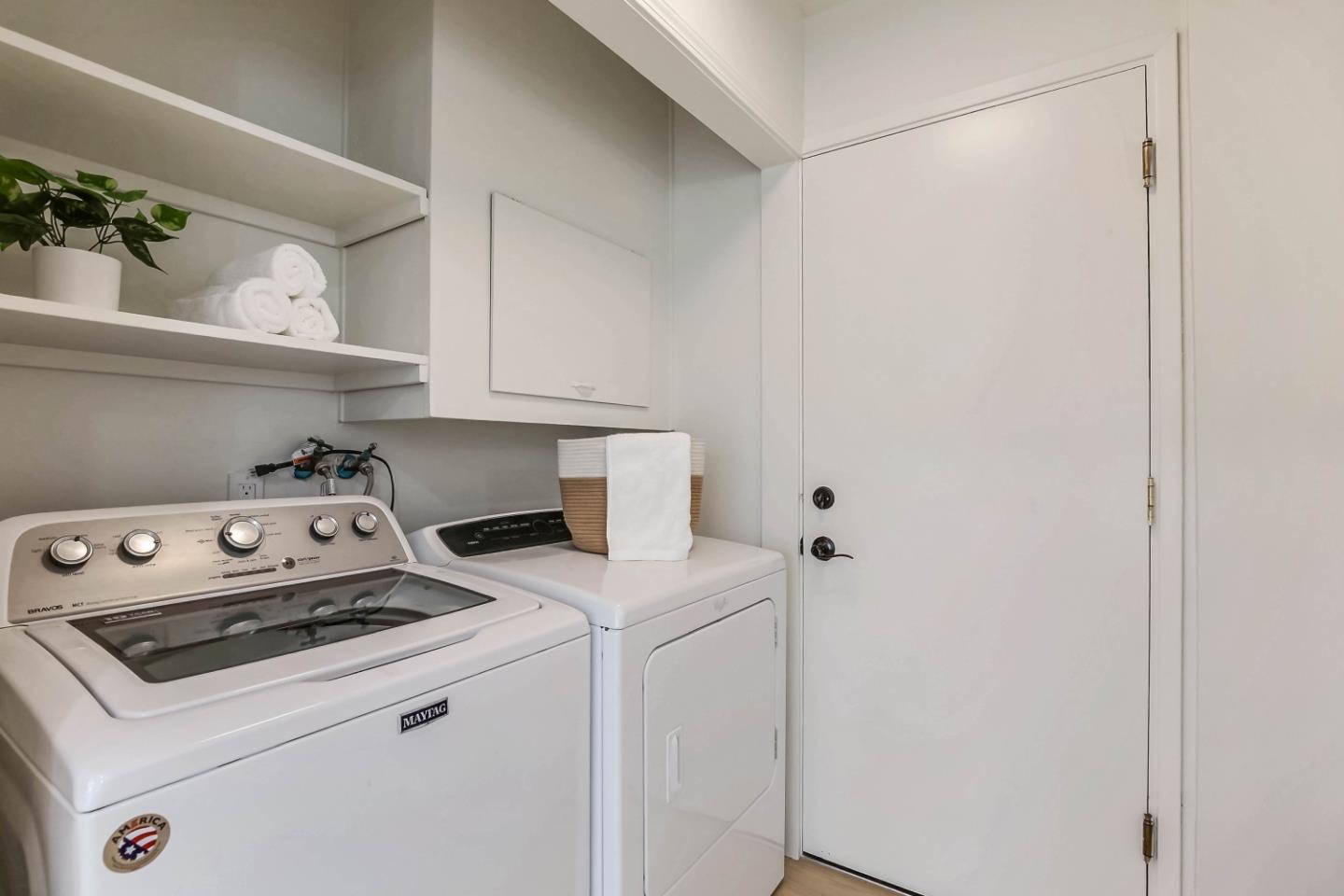 Detail Gallery Image 26 of 35 For 10780 La Roda Dr, Cupertino,  CA 95014 - 3 Beds | 2/1 Baths
