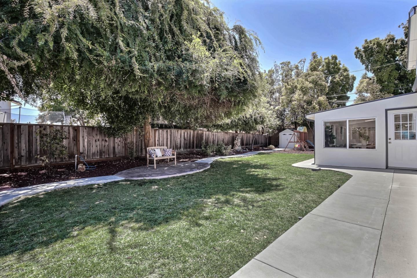 Detail Gallery Image 29 of 35 For 10780 La Roda Dr, Cupertino,  CA 95014 - 3 Beds | 2/1 Baths