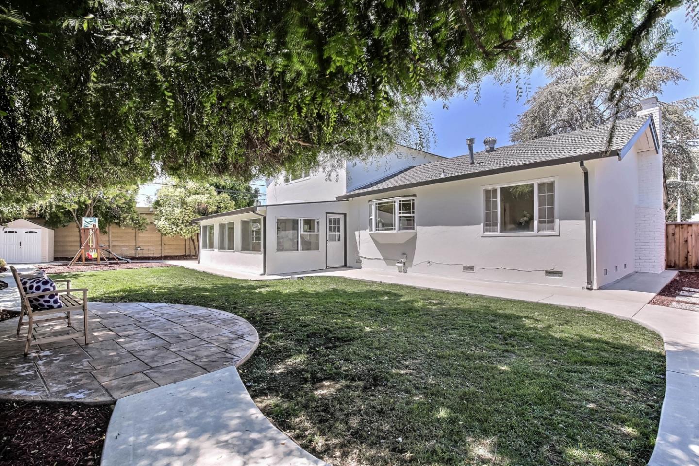 Detail Gallery Image 30 of 35 For 10780 La Roda Dr, Cupertino,  CA 95014 - 3 Beds | 2/1 Baths