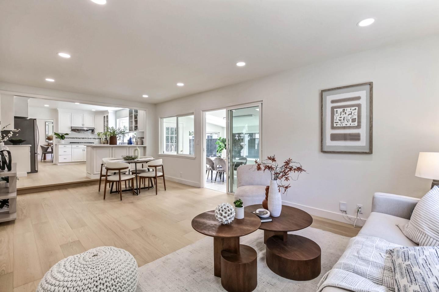 Detail Gallery Image 6 of 35 For 10780 La Roda Dr, Cupertino,  CA 95014 - 3 Beds | 2/1 Baths