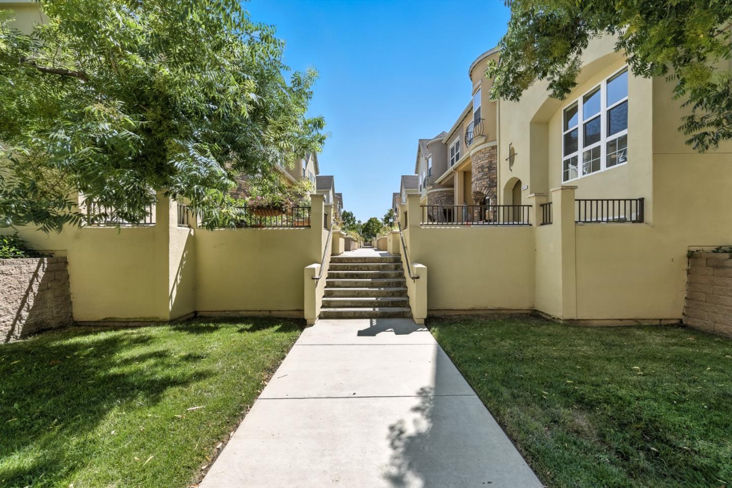 Detail Gallery Image 2 of 59 For 413 Timor Ter, Sunnyvale,  CA 94089 - 3 Beds | 2/1 Baths