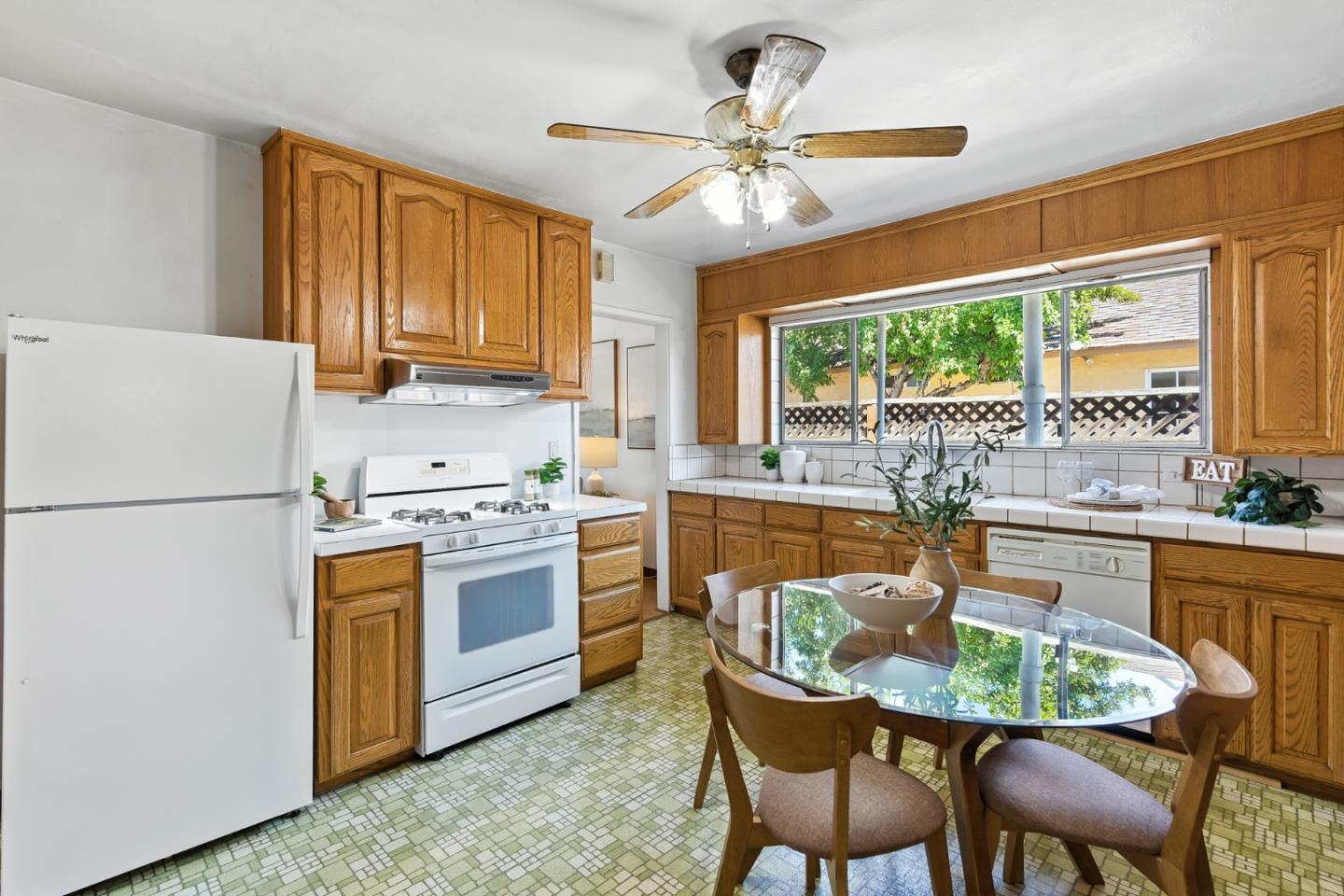 Detail Gallery Image 12 of 39 For 464 Lincoln Ave, Sunnyvale,  CA 94086 - 2 Beds | 1/1 Baths