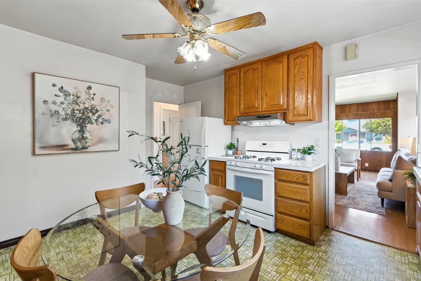 Detail Gallery Image 13 of 39 For 464 Lincoln Ave, Sunnyvale,  CA 94086 - 2 Beds | 1/1 Baths