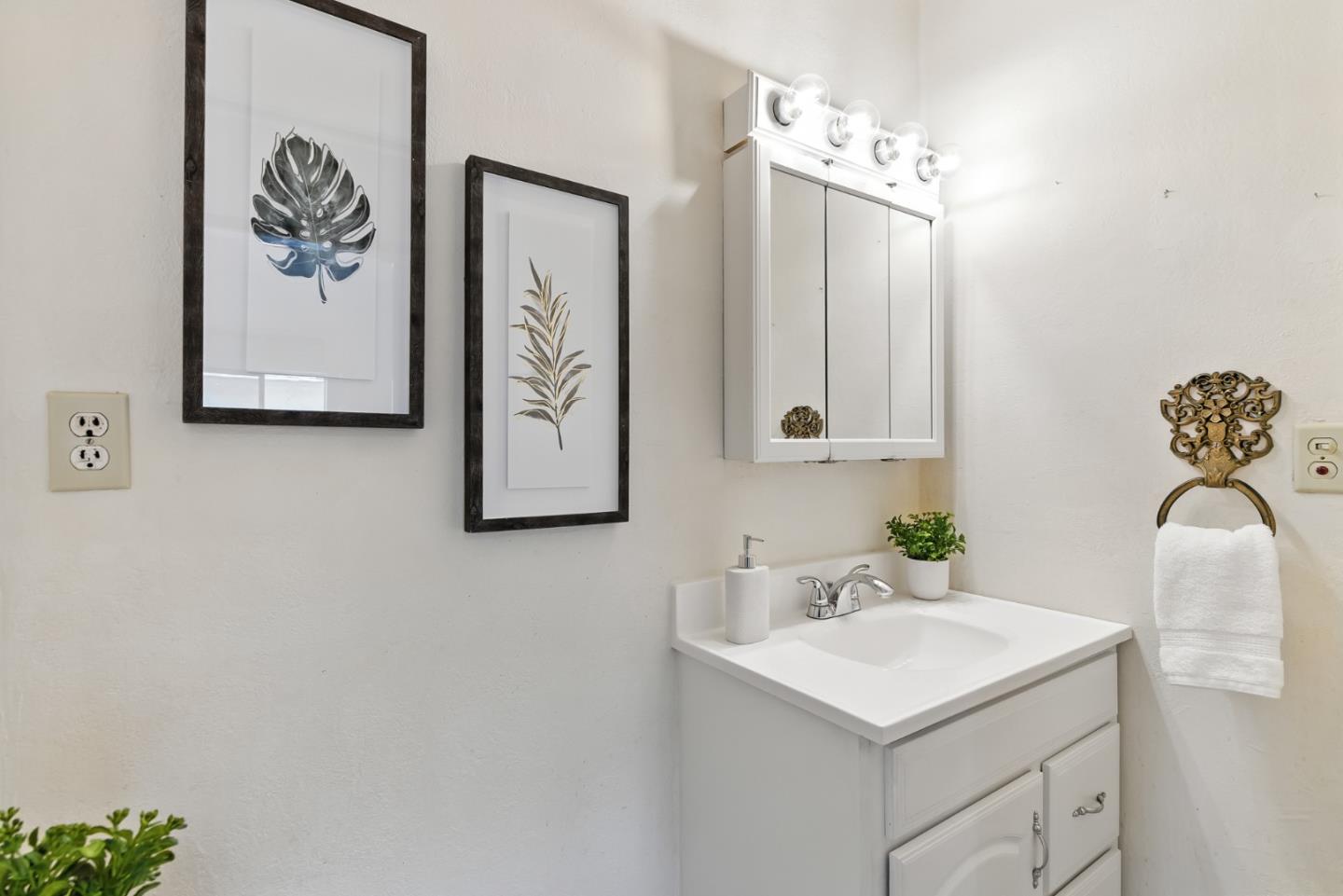 Detail Gallery Image 21 of 39 For 464 Lincoln Ave, Sunnyvale,  CA 94086 - 2 Beds | 1/1 Baths