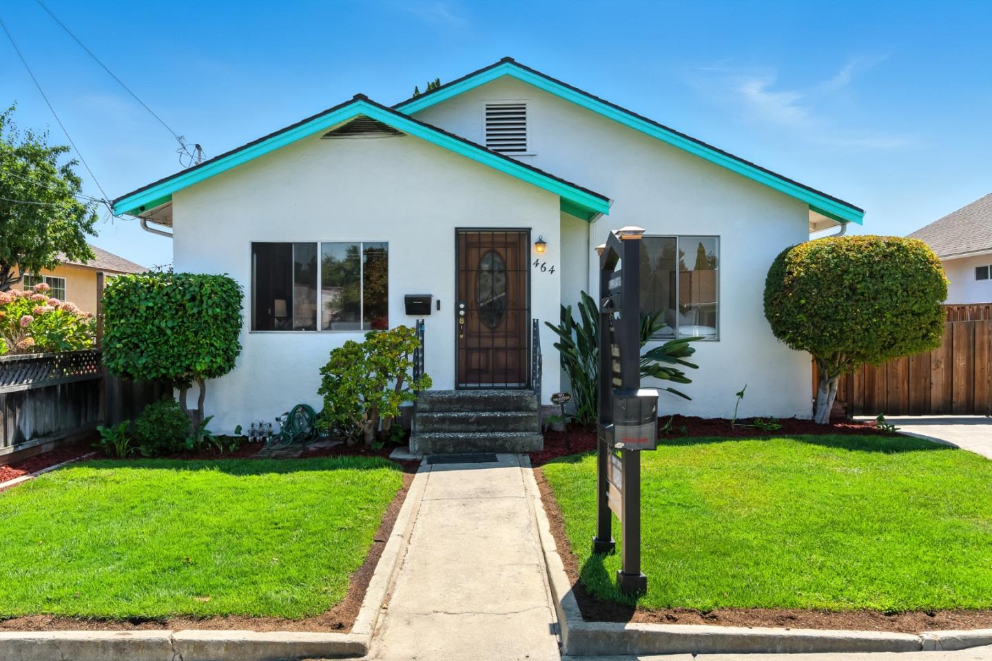 Detail Gallery Image 3 of 39 For 464 Lincoln Ave, Sunnyvale,  CA 94086 - 2 Beds | 1/1 Baths
