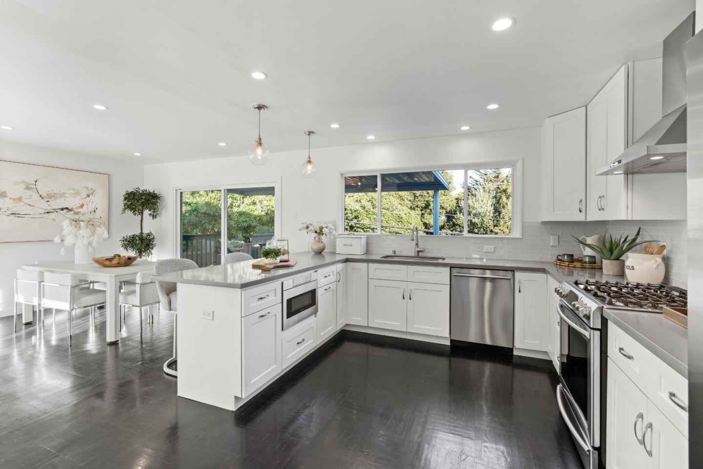 Detail Gallery Image 12 of 65 For 839 Banbury Ln, Millbrae,  CA 94030 - 3 Beds | 2 Baths
