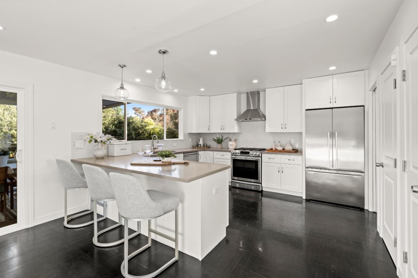 Detail Gallery Image 9 of 65 For 839 Banbury Ln, Millbrae,  CA 94030 - 3 Beds | 2 Baths