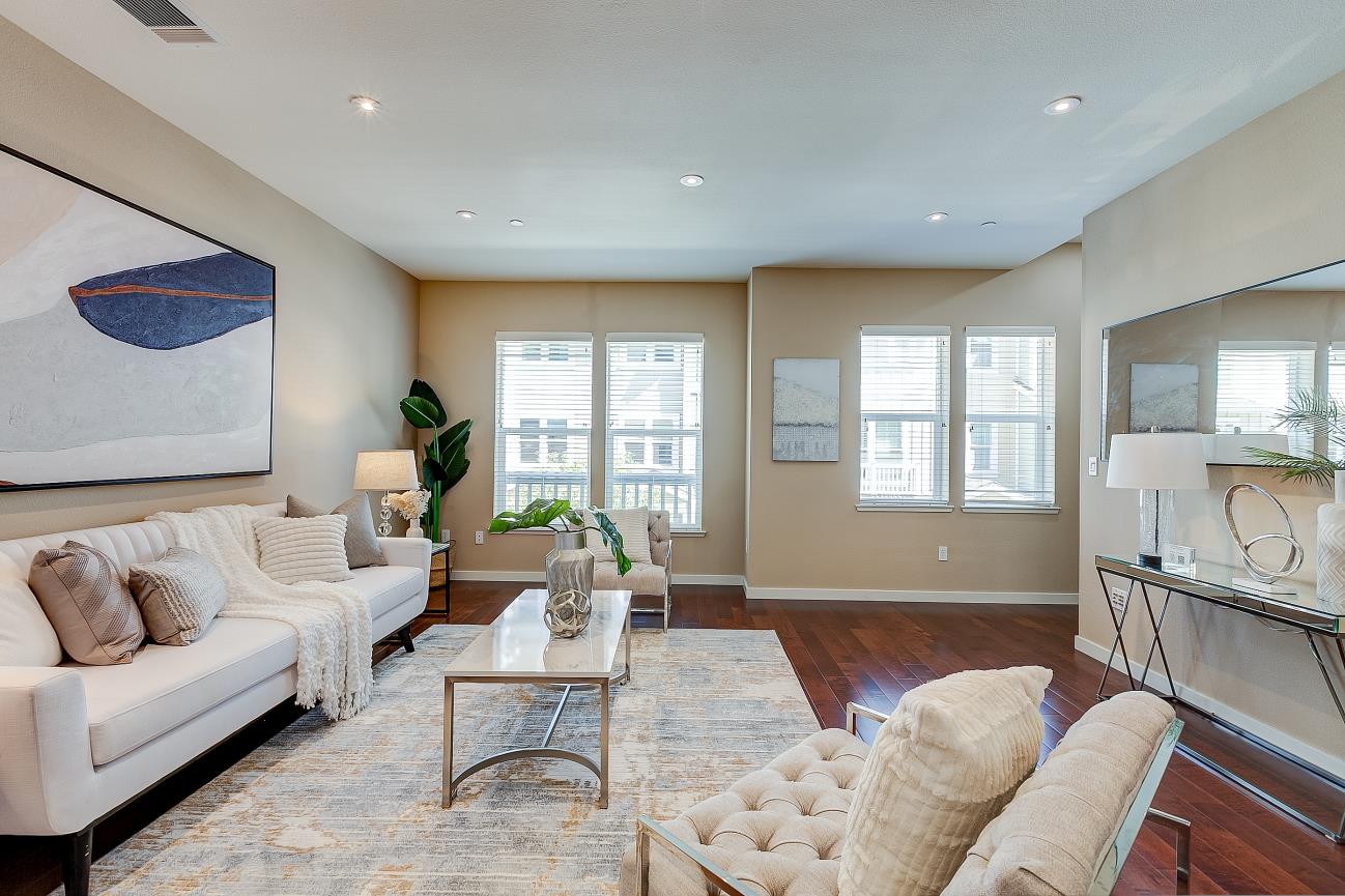 Detail Gallery Image 10 of 40 For 1908 Newbury Dr, Mountain View,  CA 94043 - 4 Beds | 3/1 Baths