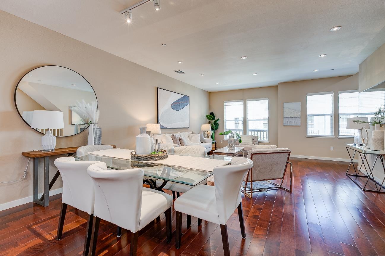 Detail Gallery Image 15 of 40 For 1908 Newbury Dr, Mountain View,  CA 94043 - 4 Beds | 3/1 Baths