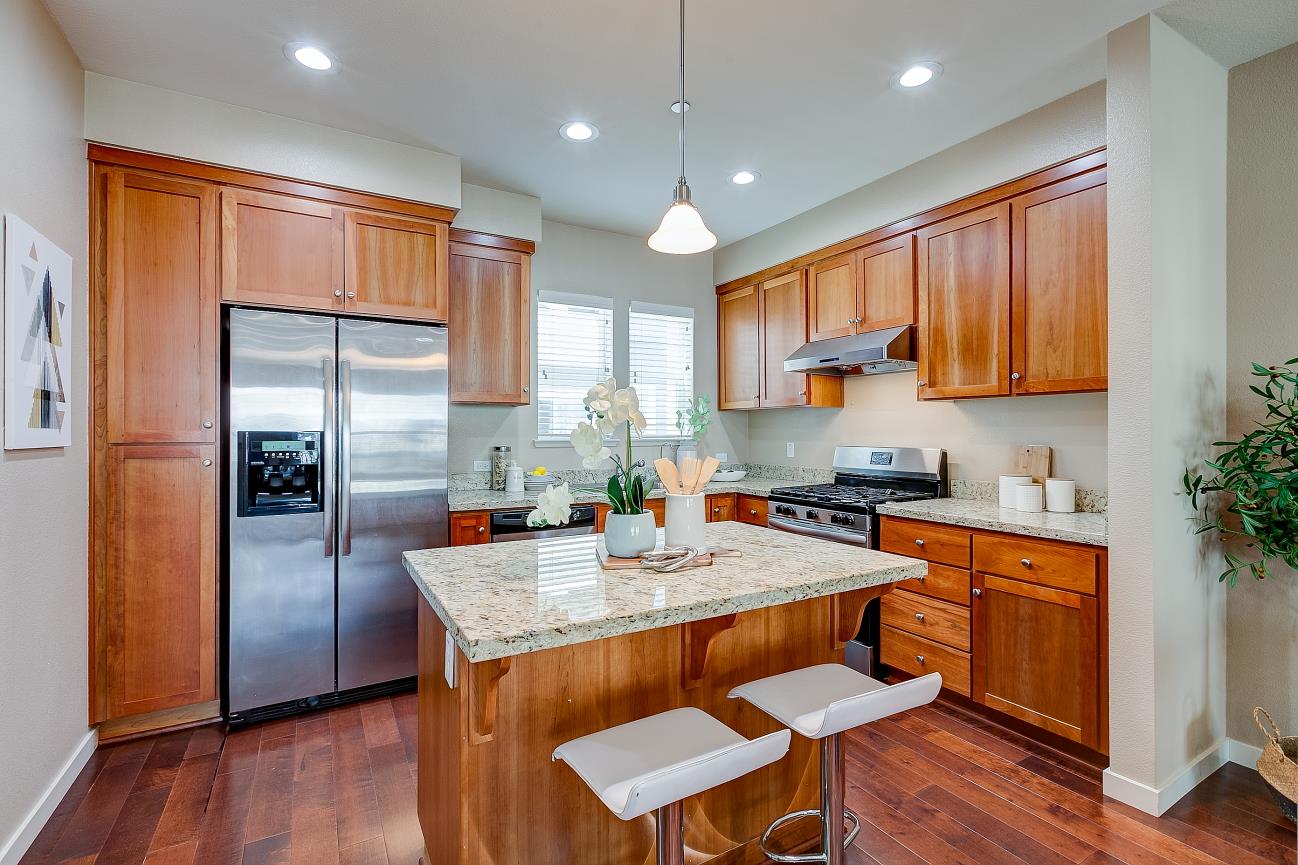 Detail Gallery Image 17 of 40 For 1908 Newbury Dr, Mountain View,  CA 94043 - 4 Beds | 3/1 Baths