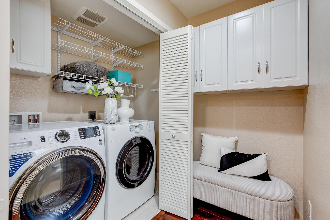 Detail Gallery Image 19 of 40 For 1908 Newbury Dr, Mountain View,  CA 94043 - 4 Beds | 3/1 Baths
