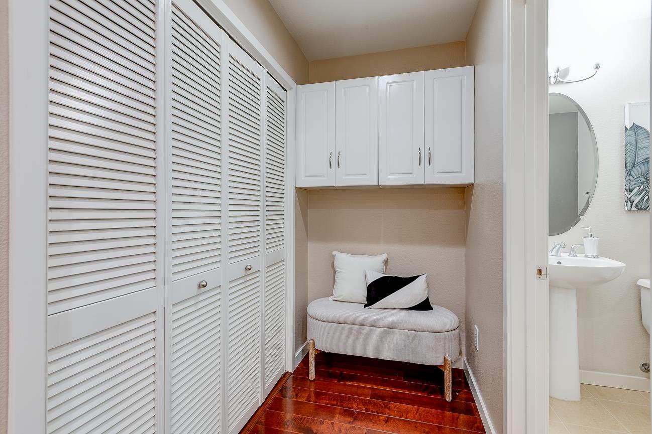 Detail Gallery Image 20 of 40 For 1908 Newbury Dr, Mountain View,  CA 94043 - 4 Beds | 3/1 Baths