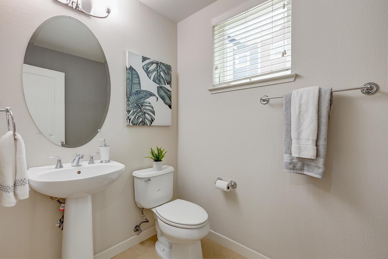 Detail Gallery Image 21 of 40 For 1908 Newbury Dr, Mountain View,  CA 94043 - 4 Beds | 3/1 Baths