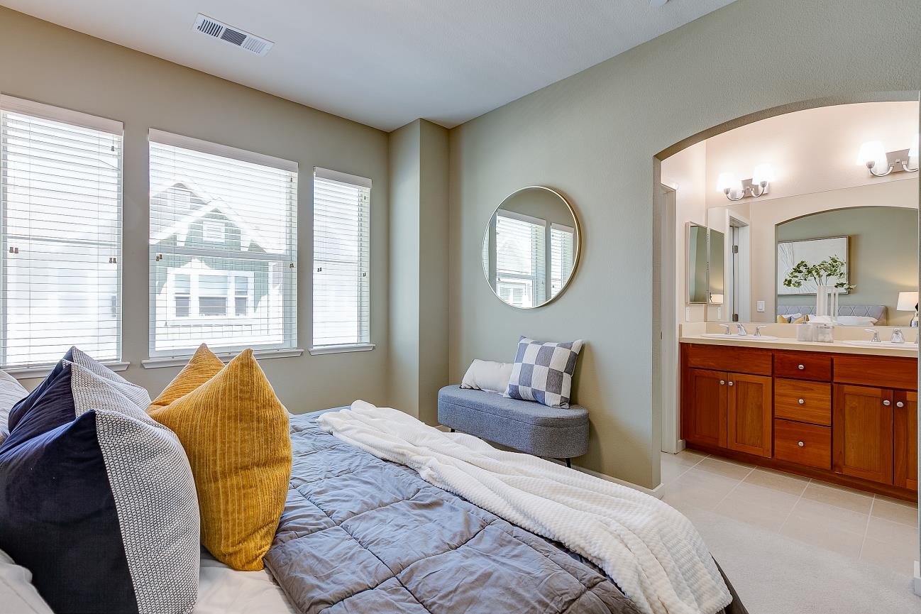 Detail Gallery Image 22 of 40 For 1908 Newbury Dr, Mountain View,  CA 94043 - 4 Beds | 3/1 Baths