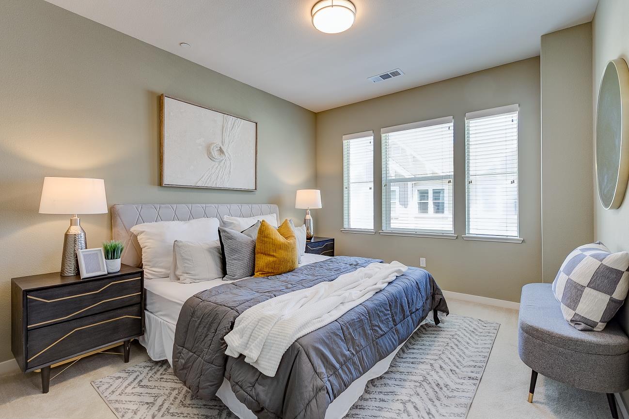 Detail Gallery Image 23 of 40 For 1908 Newbury Dr, Mountain View,  CA 94043 - 4 Beds | 3/1 Baths