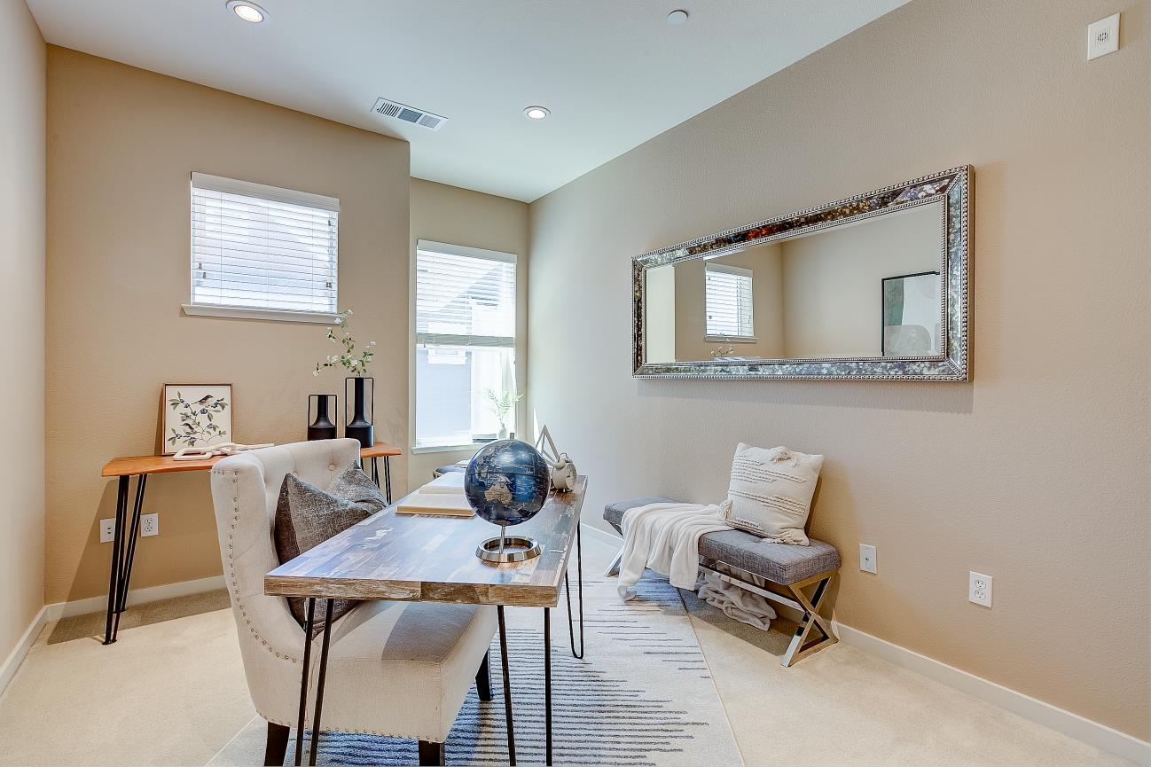 Detail Gallery Image 29 of 40 For 1908 Newbury Dr, Mountain View,  CA 94043 - 4 Beds | 3/1 Baths