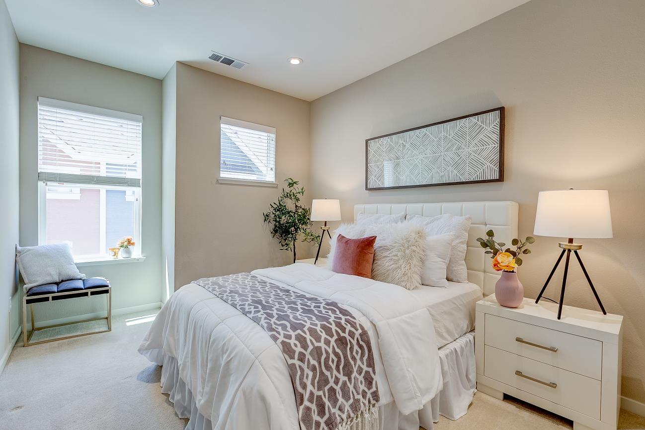 Detail Gallery Image 30 of 40 For 1908 Newbury Dr, Mountain View,  CA 94043 - 4 Beds | 3/1 Baths