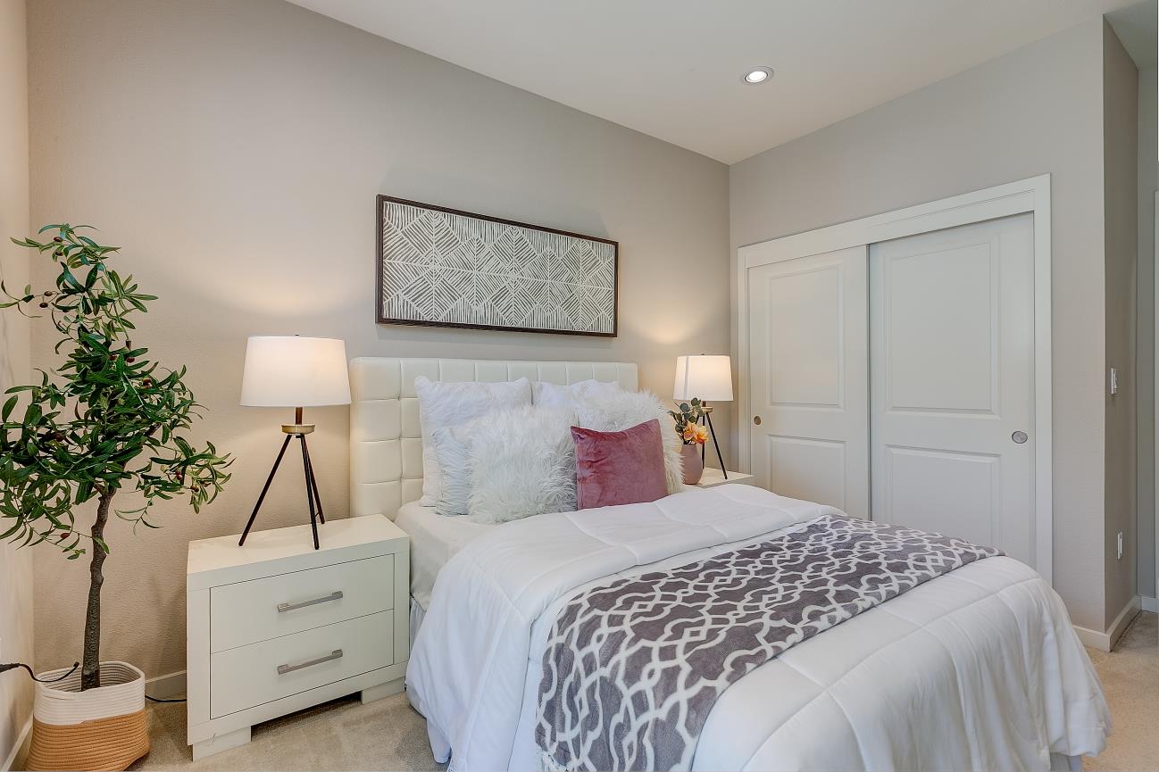 Detail Gallery Image 31 of 40 For 1908 Newbury Dr, Mountain View,  CA 94043 - 4 Beds | 3/1 Baths