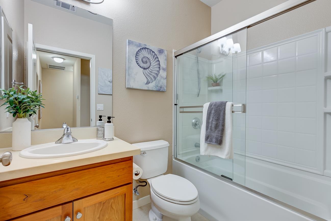 Detail Gallery Image 32 of 40 For 1908 Newbury Dr, Mountain View,  CA 94043 - 4 Beds | 3/1 Baths