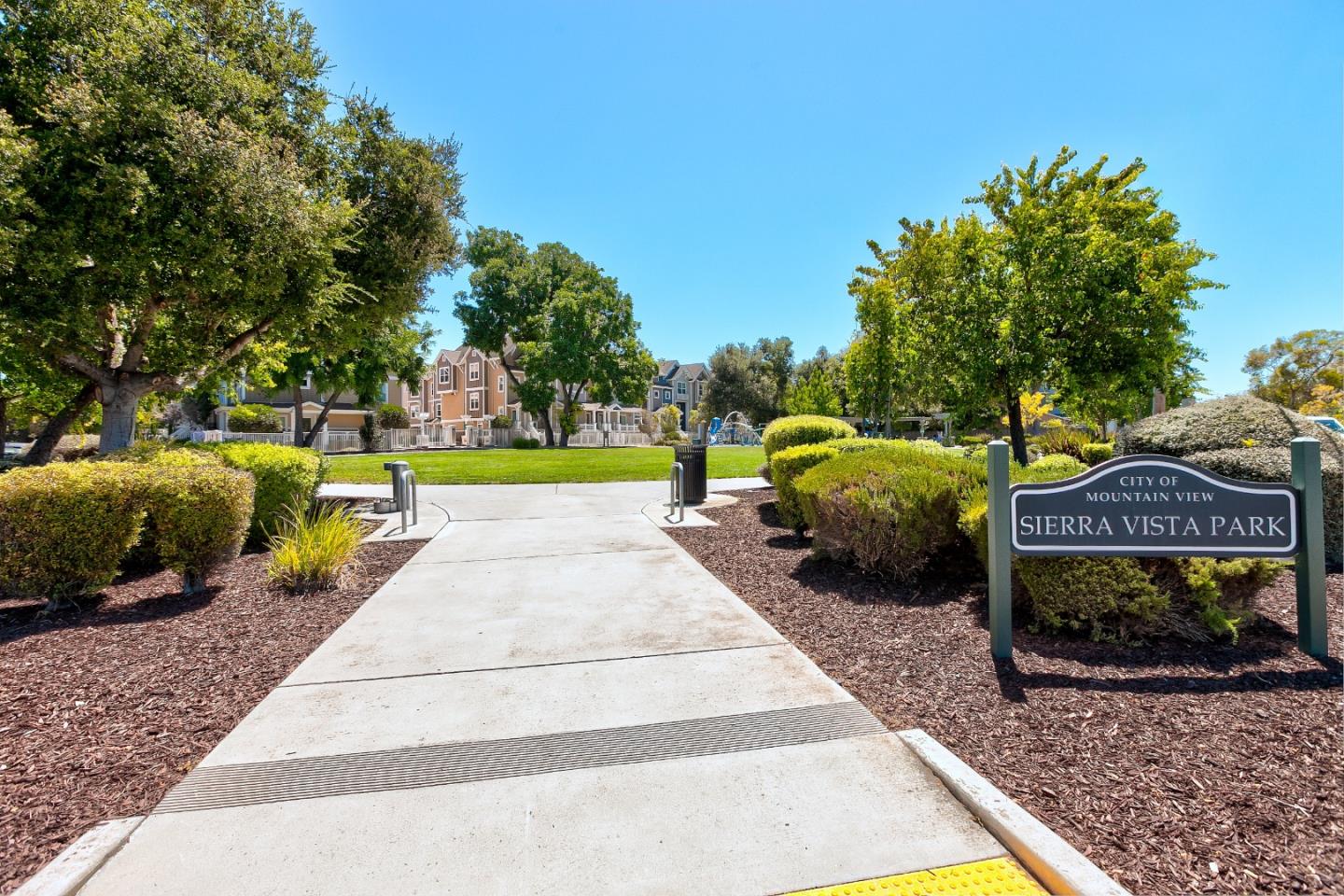 Detail Gallery Image 37 of 40 For 1908 Newbury Dr, Mountain View,  CA 94043 - 4 Beds | 3/1 Baths