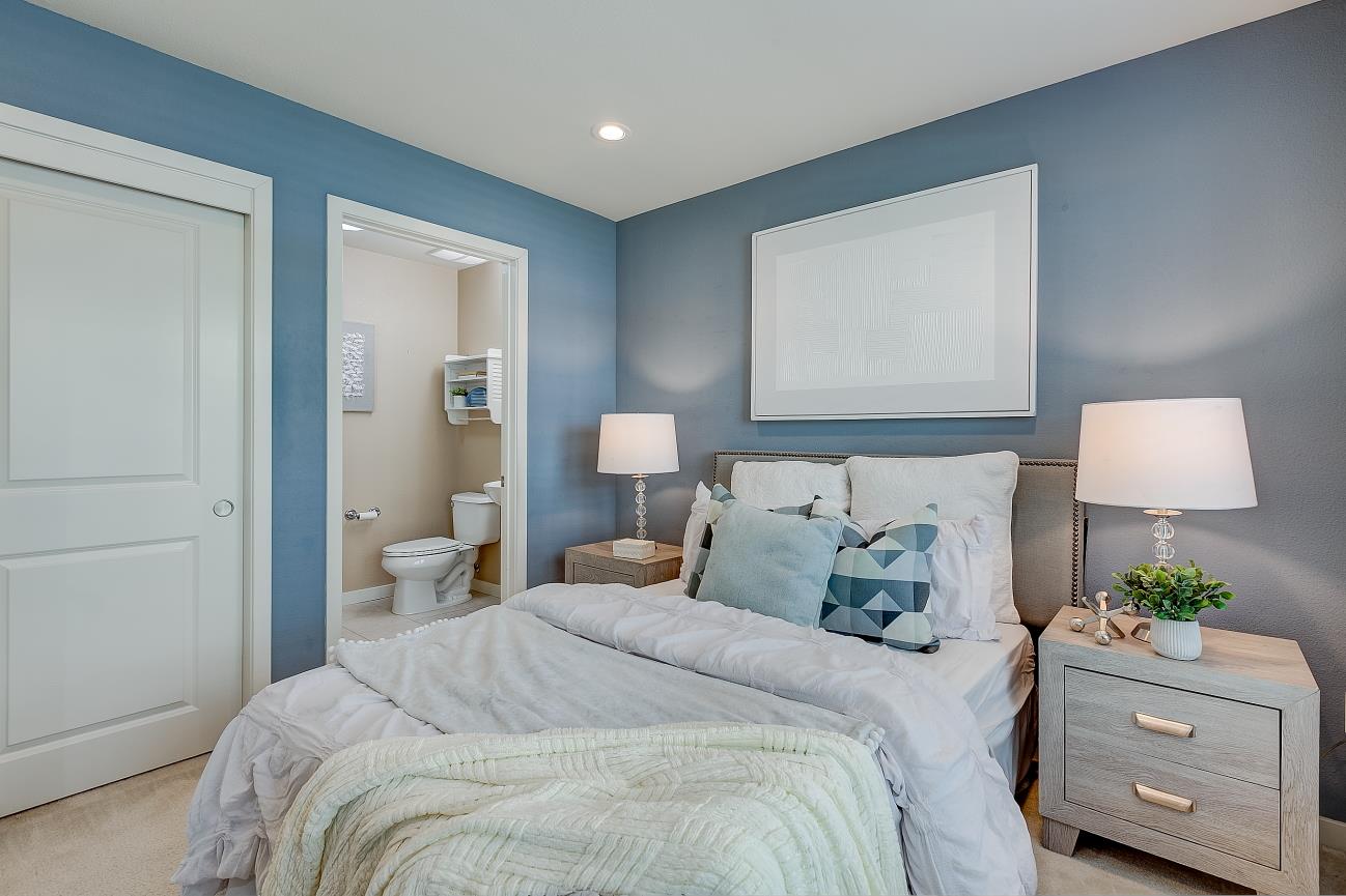 Detail Gallery Image 7 of 40 For 1908 Newbury Dr, Mountain View,  CA 94043 - 4 Beds | 3/1 Baths