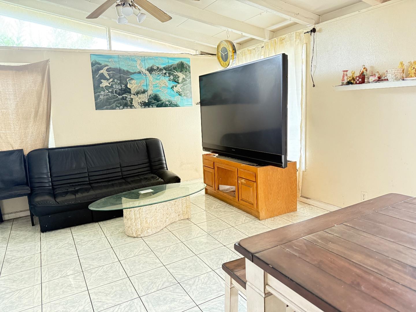 Detail Gallery Image 4 of 20 For 1331 S King Rd, San Jose,  CA 95122 - 5 Beds | 4 Baths