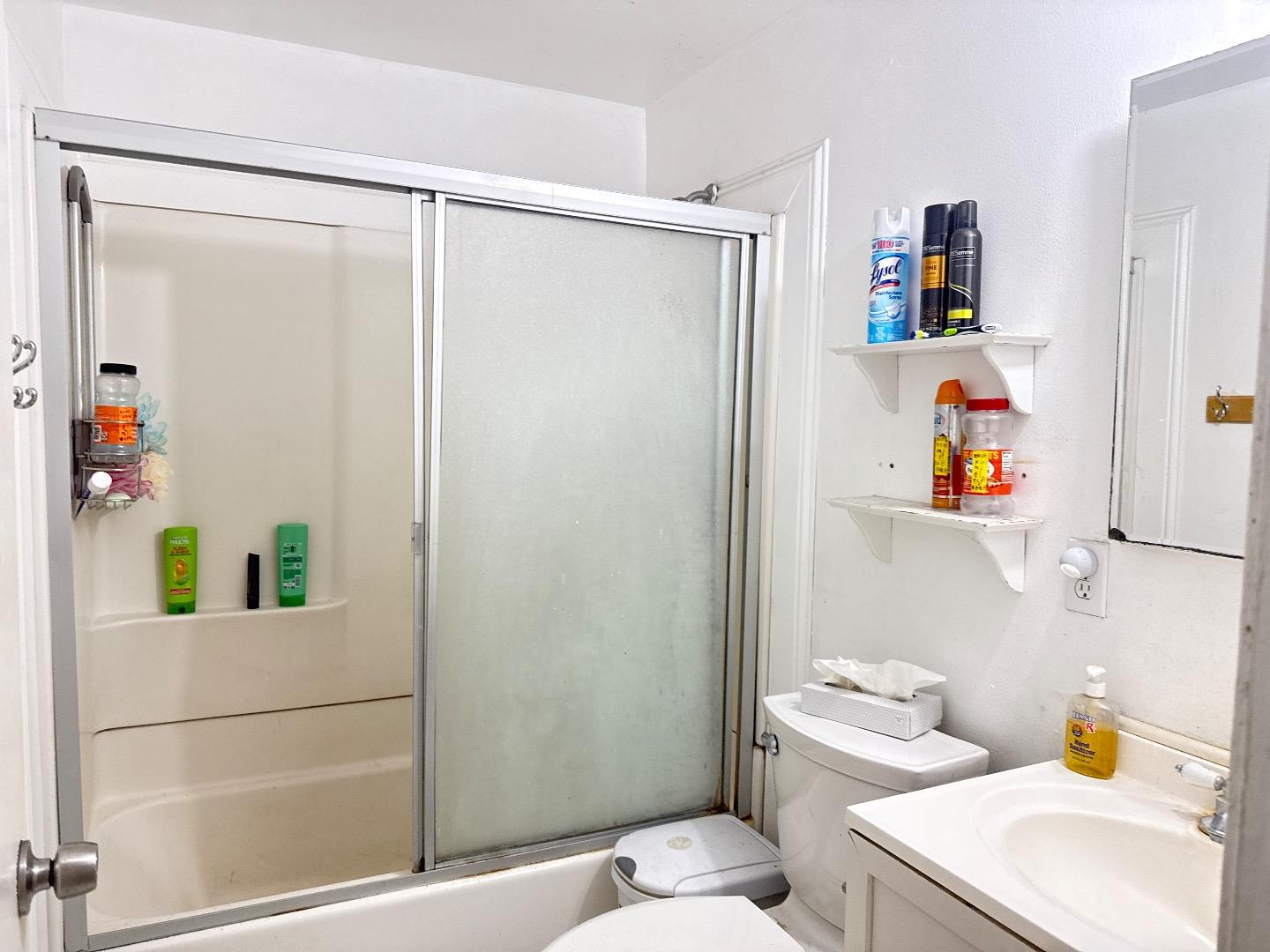 Detail Gallery Image 6 of 20 For 1331 S King Rd, San Jose,  CA 95122 - 5 Beds | 4 Baths