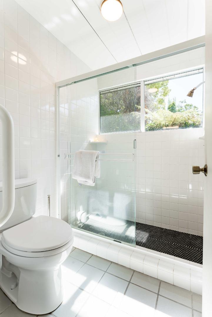 Detail Gallery Image 15 of 26 For 779 Holly Oak Dr, Palo Alto,  CA 94303 - 4 Beds | 2 Baths