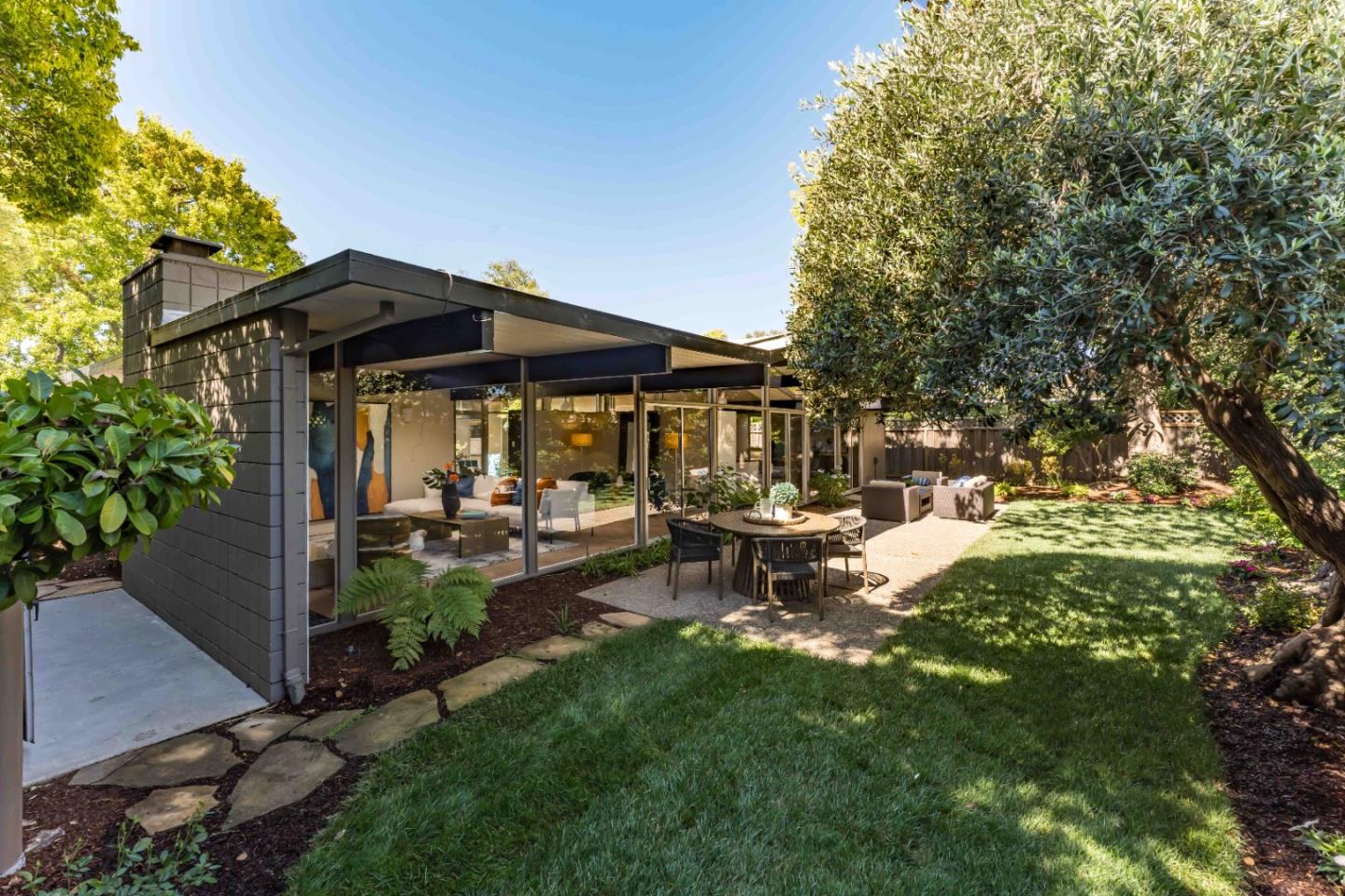 Detail Gallery Image 24 of 26 For 779 Holly Oak Dr, Palo Alto,  CA 94303 - 4 Beds | 2 Baths