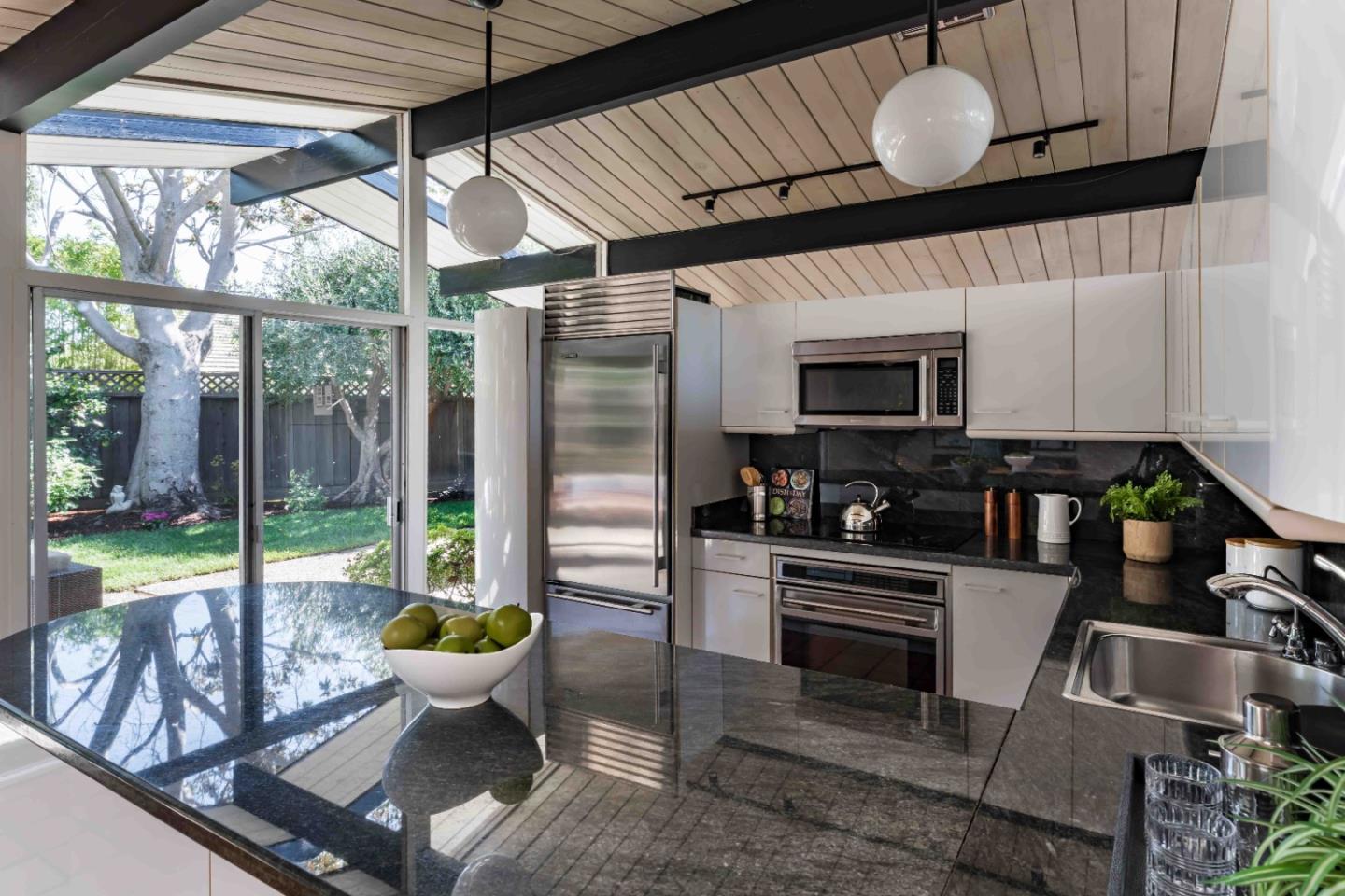 Detail Gallery Image 8 of 26 For 779 Holly Oak Dr, Palo Alto,  CA 94303 - 4 Beds | 2 Baths