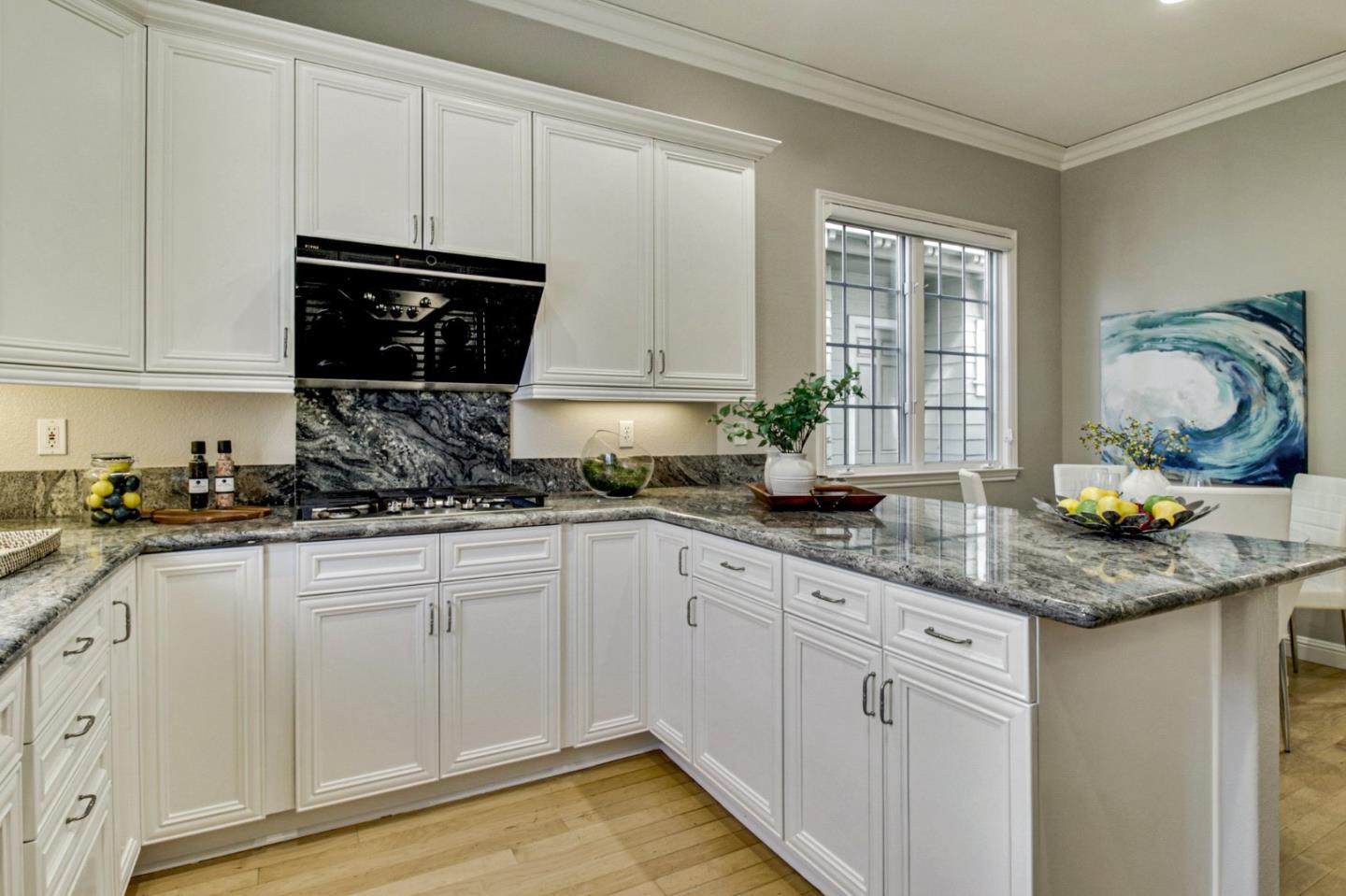 Detail Gallery Image 10 of 28 For 147 Fremont Ave, Los Altos,  CA 94022 - 3 Beds | 2/1 Baths